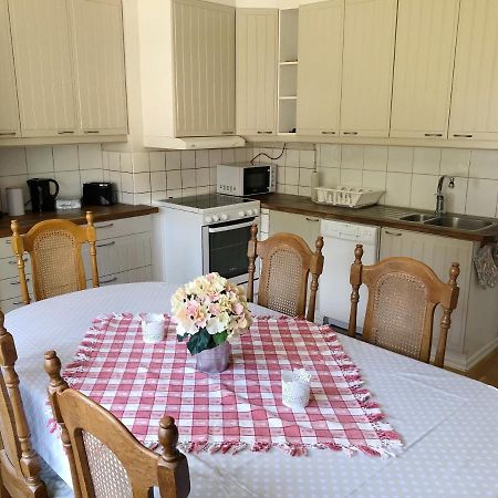 Villa Egen Laegenhet I 2-Familjshus Pa Landet. à Tierp Extérieur photo