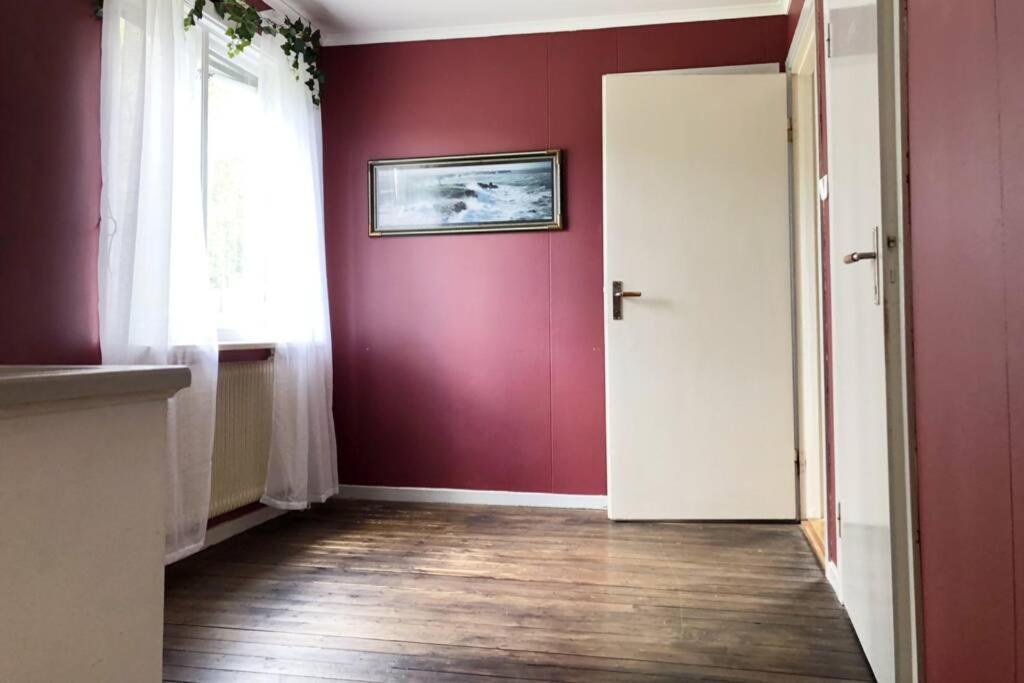 Villa Egen Laegenhet I 2-Familjshus Pa Landet. à Tierp Extérieur photo