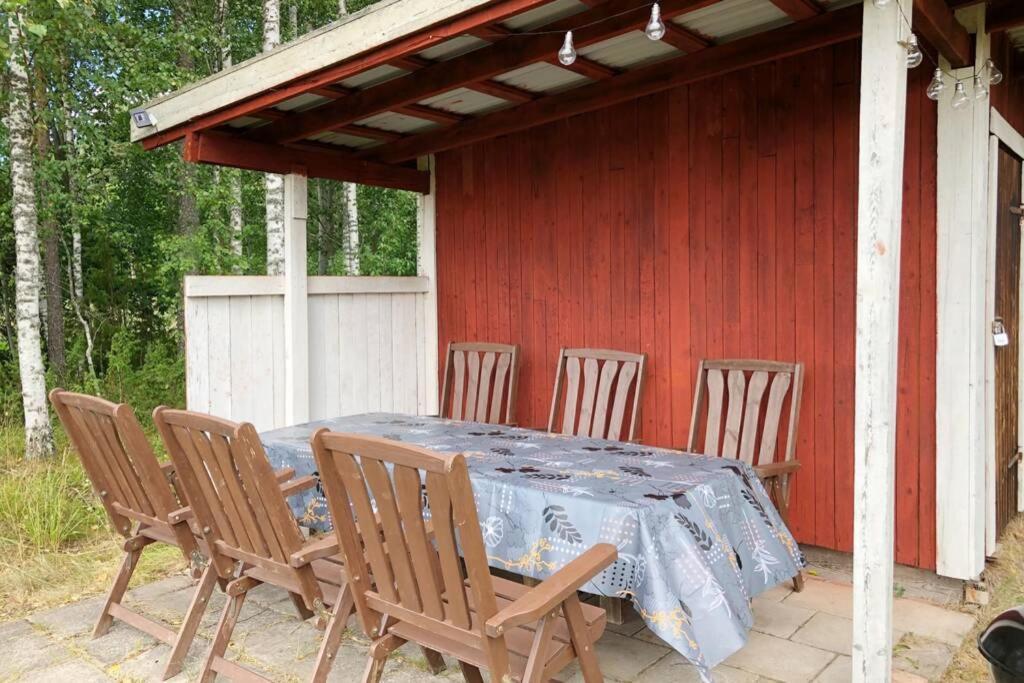 Villa Egen Laegenhet I 2-Familjshus Pa Landet. à Tierp Extérieur photo
