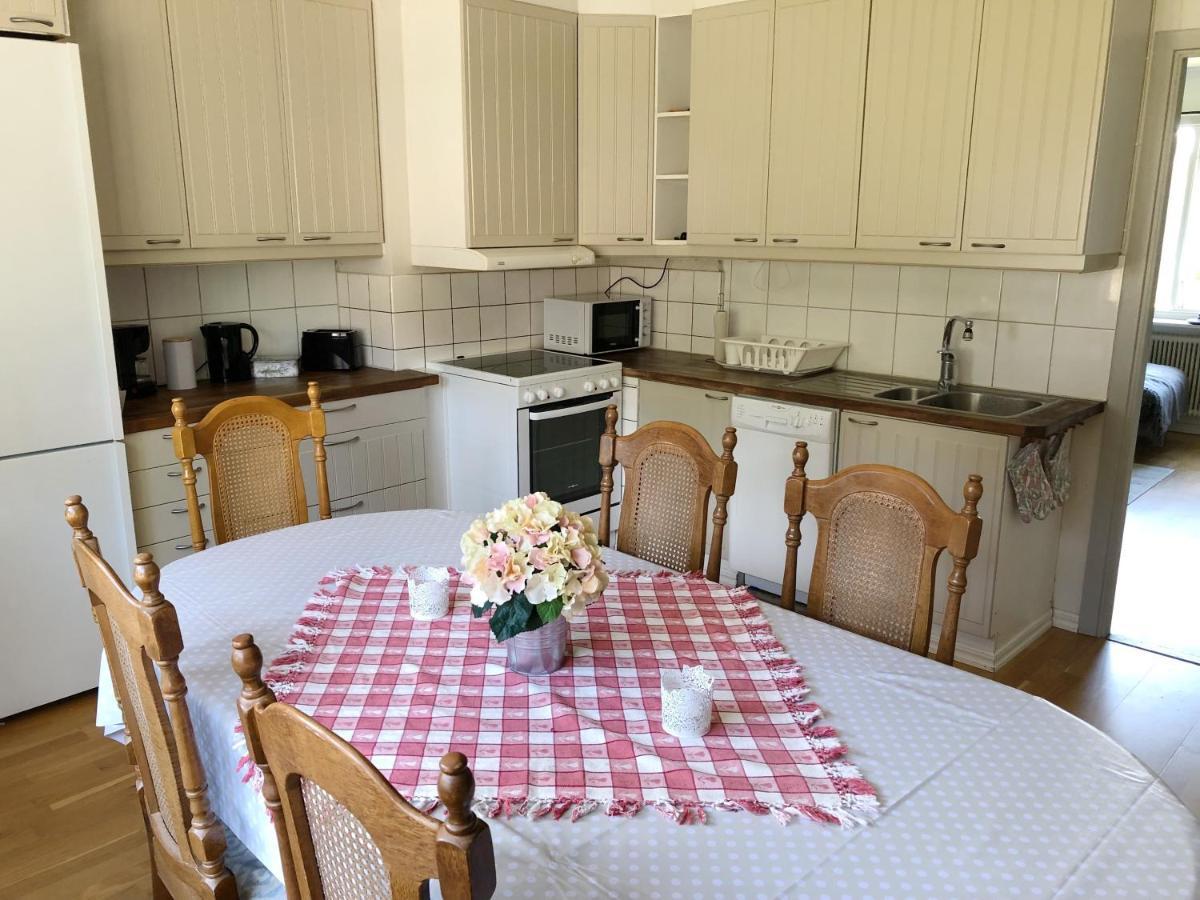 Villa Egen Laegenhet I 2-Familjshus Pa Landet. à Tierp Extérieur photo